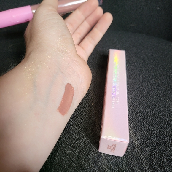 Jeffree Star Supreme Lipgloss in Celebrity Skin - Picture 6 of 6